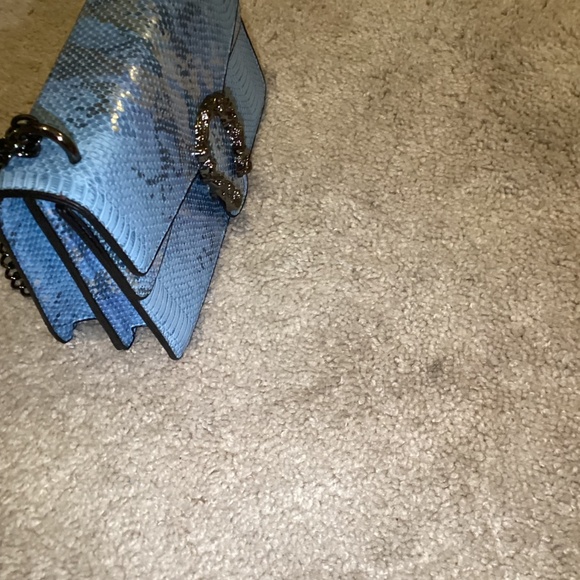 Cute trendy blue snakeskin handbag - Picture 3 of 5